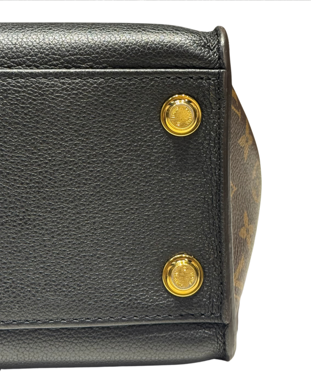 Louis Vuitton Tote on my side