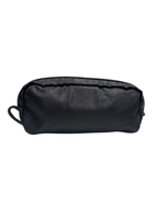 Pouch Prada nera con logo triangolare