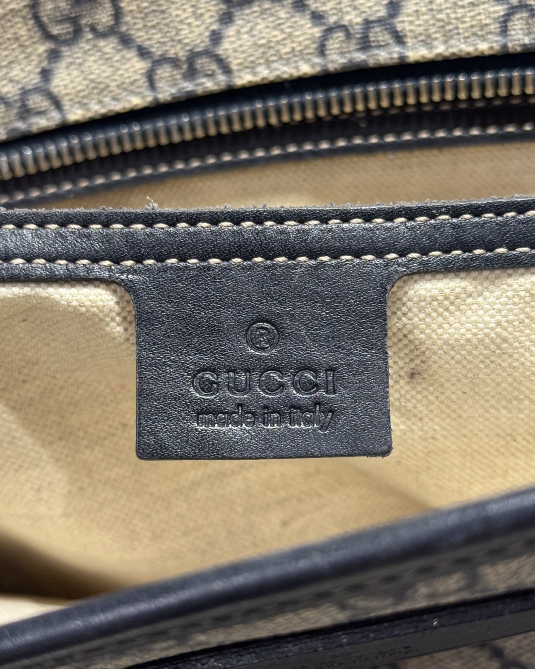 Gucci Shoulder GG Supreme